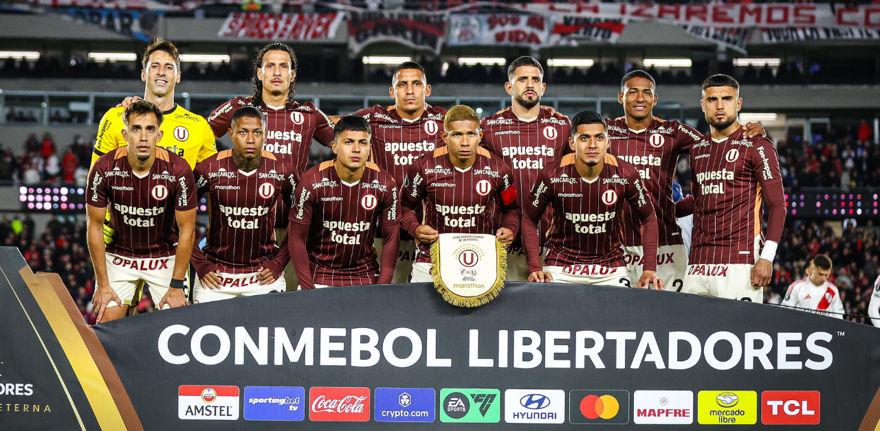 Universitario clasifica a octavos de final de la Copa Libertadores en Argentina.
