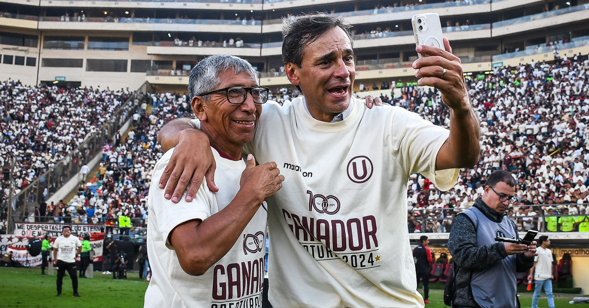 Fabi�n Bustos felicit� la clasificaci�n de la 'U' a octavos de la Libertadores.