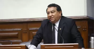 Congresista José Luna.