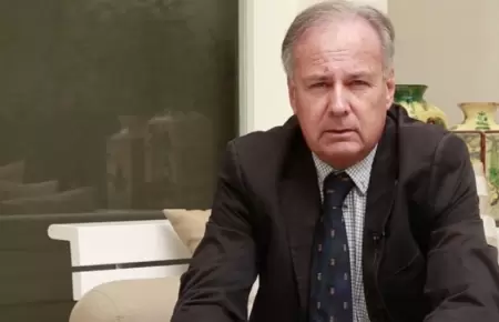 Alfredo Barnechea anuncia su precandidatura presidencial.