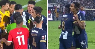 Paolo Guerrero se enfrenta al árbitro