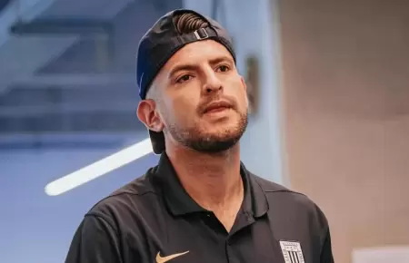 Zambrano asegura que el rbitro reconoci que no fue penal