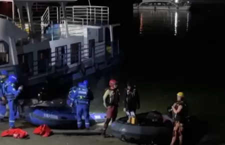 Al menos 10 muertos tras volcadura de cuatro barcos.
