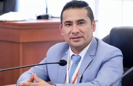 Consejero regional de Trujillo denuncia contratacin de 'services' por empresas