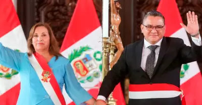 Dina Boluarte y Juan José Santiváñez.
