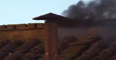 Humo negro en el primer día del Cónclave.