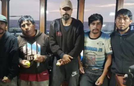 Cinco pescadores peruanos fueron hallados con vida en Ecuador.