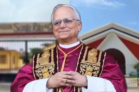 Papa Len XIV fund dos parroquias en Per.