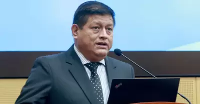 Exministro de Defensa afrontará el caso de presuntos ascensos irregulares en las