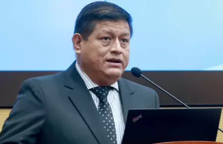Exministro de Defensa afrontar el caso de presuntos ascensos irregulares en las