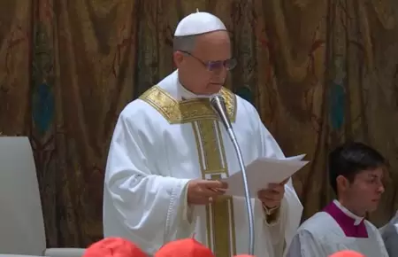 Papa Len XIV record a Francisco en su primera misa.
