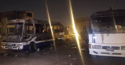 Extorsionadores incendian buses de transporte público