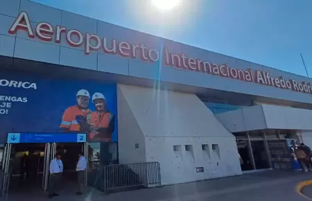 Suspenden vuelos por alerta de bomba en aeropuerto de Arequipa.