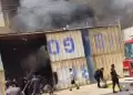 Puente Piedra: Incendio consume depsito de chatarra en Lima Norte