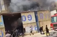 Puente Piedra: Incendio consume depsito de chatarra en Lima Norte