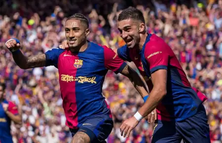 Barcelona qued a tiro de campen tras vencer 4-3 al Real Madrid.