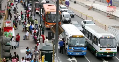 Transportistas definirán si se unen al paro nacional del 14 de mayo.