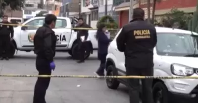 Asesinan a dos personas al interior de un vehículo
