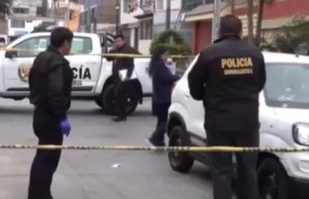 Asesinan a dos personas al interior de un vehculo
