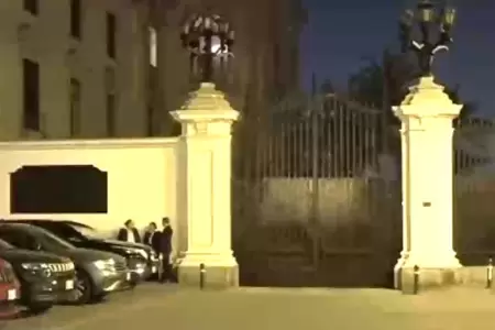 Ministros llegan a Palacio ante inminente salida de Gustavo Adrianzn.