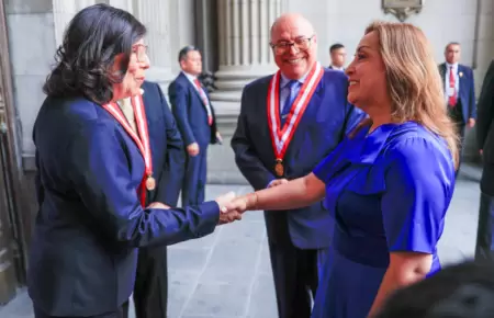 Janet Tello y Dina Boluarte.