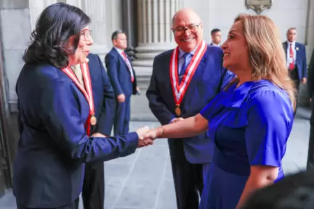 Janet Tello y Dina Boluarte.