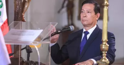 Eduardo Arana jura como nuevo presidente del Consejo de Ministros.