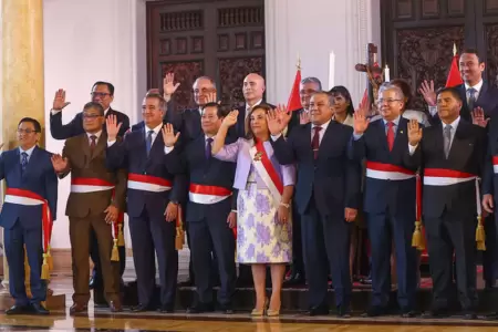 Dina Boluarte tomó juramento a nuevo Gabinete