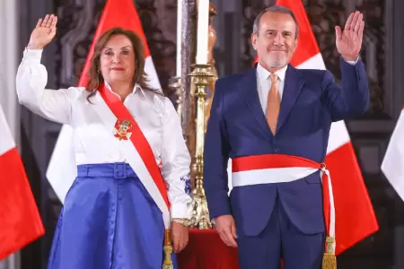Elmer Schialer fue ratificado como canciller de Dina Boluarte.
