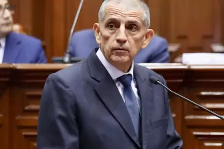 Fiscala present denuncia constitucional contra Vctor Torres