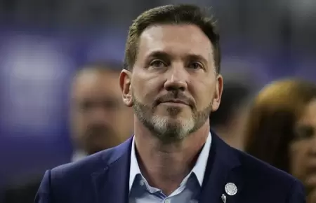 Presidente de Conmebol fue denunciado ante FIFA por irregularidades financieras.
