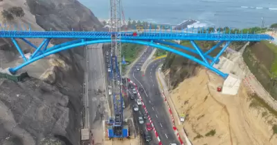 Vuelven a cerrar temporalmente la bajada Armendáriz en Miraflores.