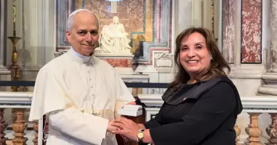 Papa León XIV y Dina Boluarte.