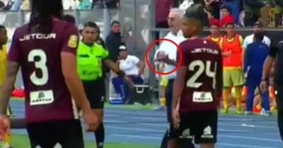 Jorge Fossati afrontaría una dura sanción tras su polémico gesto.