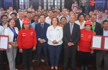 Denuncia que alcaldes rurales fueron obligados a viajar a Lima para firmar conve