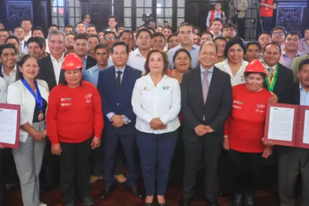 Denuncia que alcaldes rurales fueron obligados a viajar a Lima para firmar conve