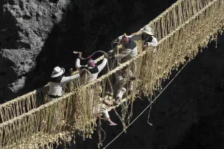 Puente Queshuachaca fue destruido por inescrupulosos.