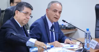 Ministro de Energía y Minas se presentó en el Congreso.
