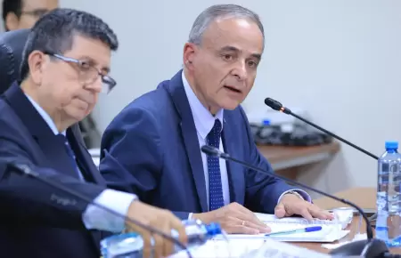 Ministro de Energa y Minas se present en el Congreso.