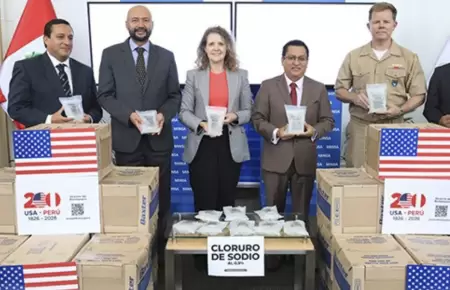 EE. UU. dona 160 000 unidades de suero fisiolgico al Per.