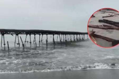 Fuerte oleaje destruye Muelle Fiscal de Pisco.