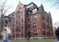 Gobierno de Donald Trump prohíbe a Harvard la admisión de estudiantes extranjeros