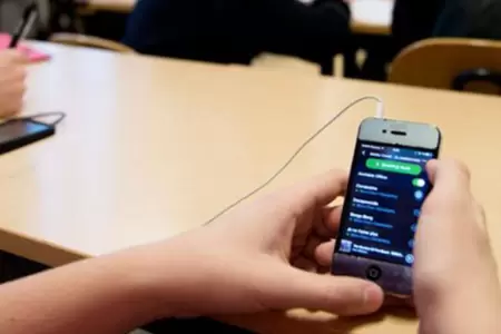 Congreso aprueba ley que prohbe el uso de celulares en los colegios pblico y p