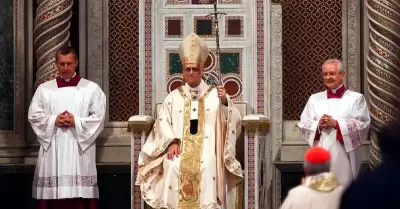 Papa León XIV asume como obispo de Roma.