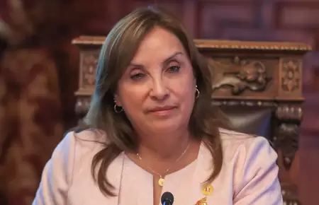 Podemos Per votar en contra de viaje de Dina Boluarte a Francia.