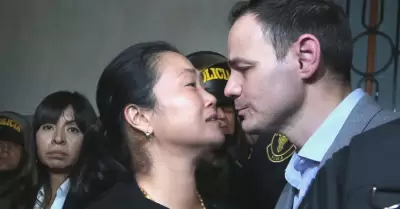 Keiko Fujimori recuerda a Mark Vito durante su fiesta de 50 aos.