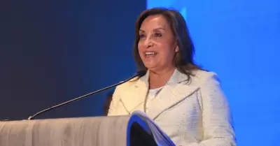 Dina Boluarte espera respaldo del Congreso para su viaje a EE.UU.