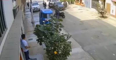 Dos presuntos traficantes de explosivos fueron detenidos en SJL.