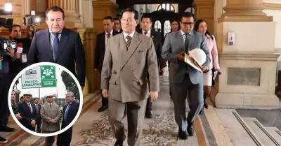 Eduardo Arana llegó al Congreso para reunirse con Salhuana