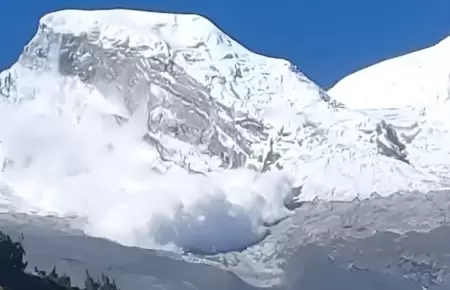 Advierten alto riesgo de avalancha en el pico sur del Nevado Huascarán.